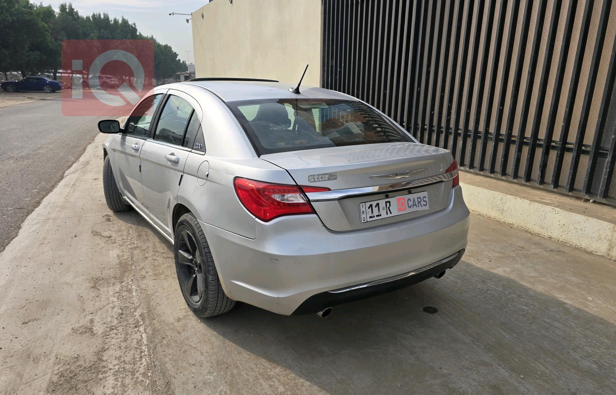 کرایسلەر 200